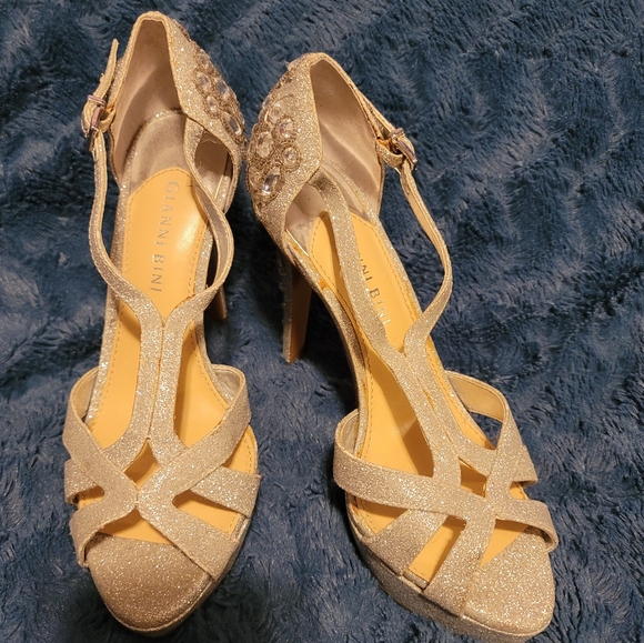 Gianni Bini 6.5 silver high heel - Picture 1 of 6